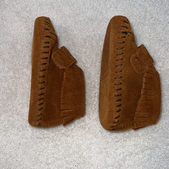 Minnetonka Genuine Suede Leather Baby Moccasins - Picture 7 of 11